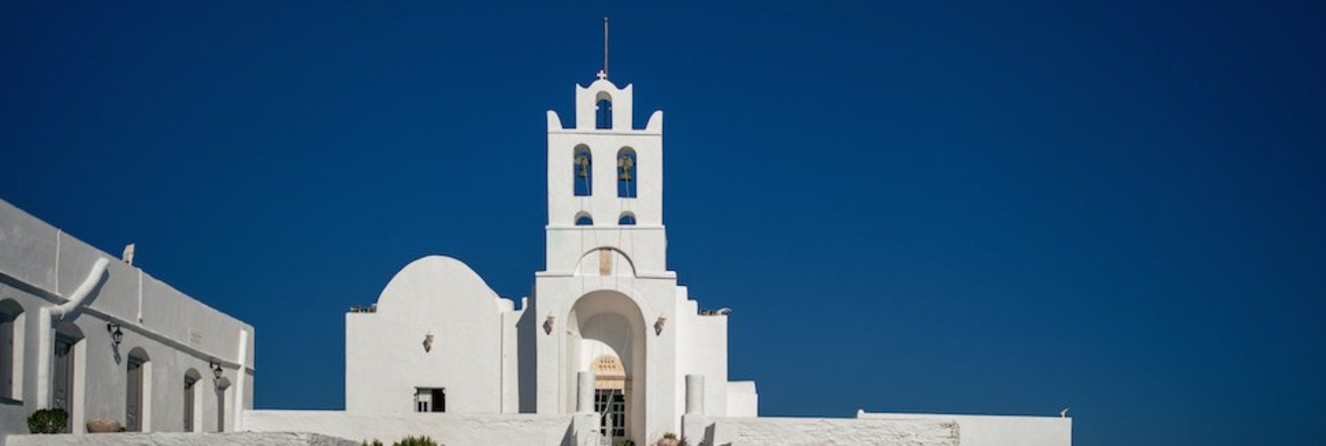 Ania & Thanos – A Glamorous Island Wedding in Sifnos