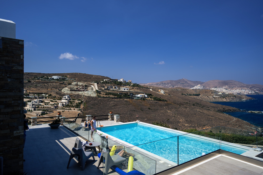 A romantic wedding in Syros - Ilia & Flavio - Groom's villa