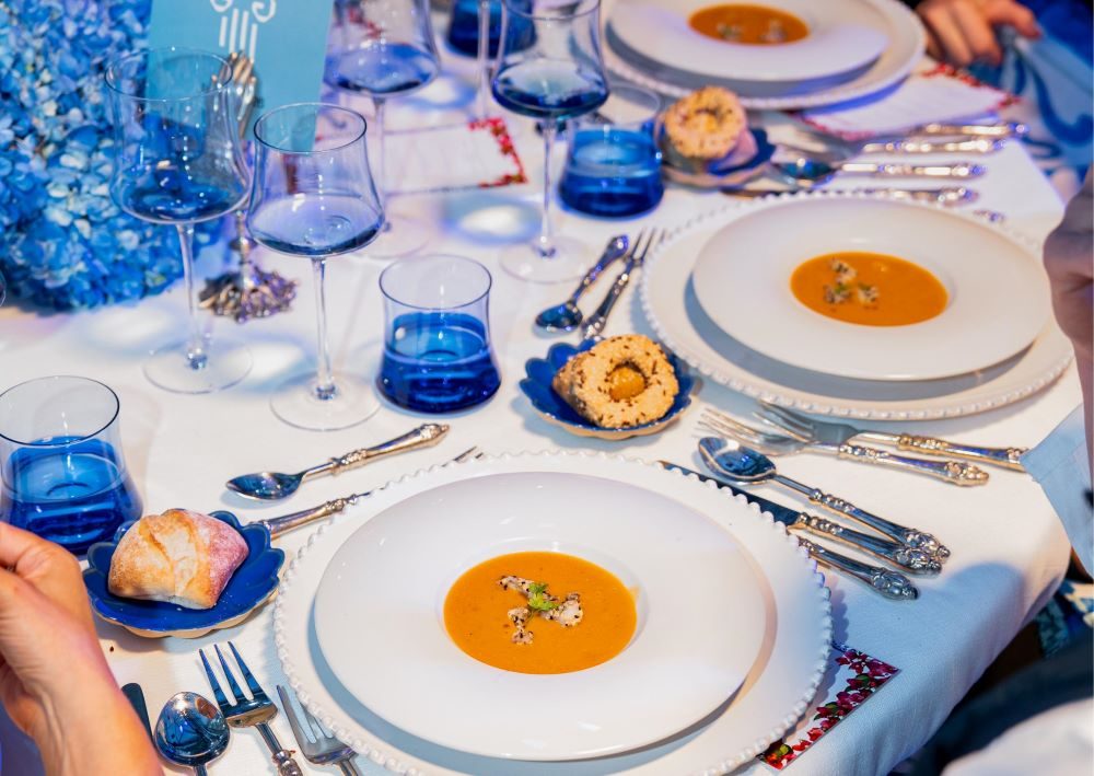 Colorful tablescape at Wedding in Ble Azure Seaside Venue